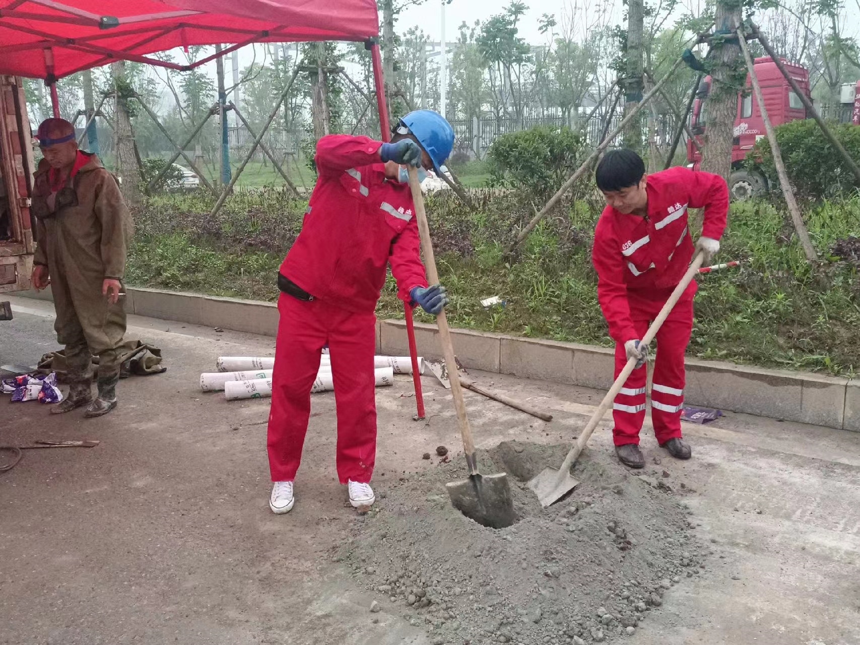 金凤管道疏通哪家好】及时进行市政管道清淤